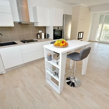 شقة Pan زادار